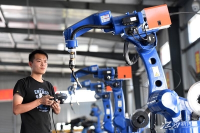 江西高安 搶抓工業(yè)機器人發(fā)展機遇期，智能機器人銷售迎來新突破